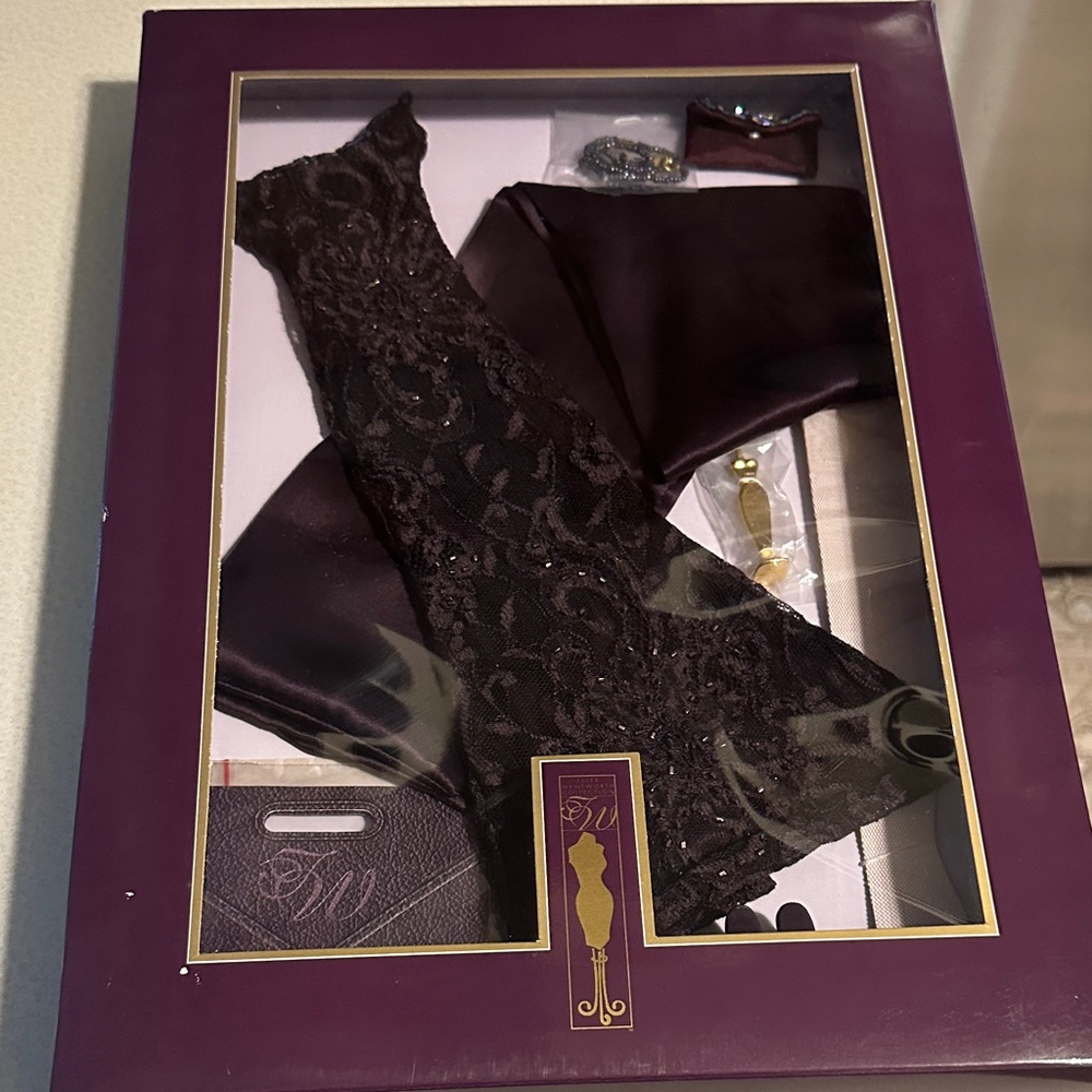 1999 Robert Toner Tyler Wentworth collection purple Lace Dress Set
